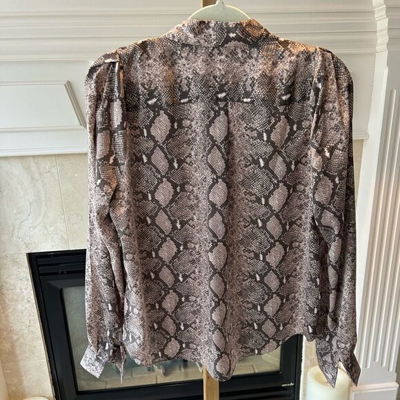 STELLA & DOT Women’s Brown Snake Print LADY BOSS Bow Front Long Sleeve Blouse M - Picture 6 of 7